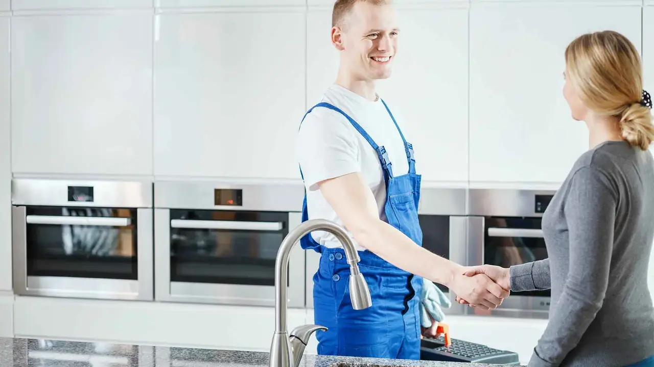Precision slab leak detection technician in Phoenix AZ