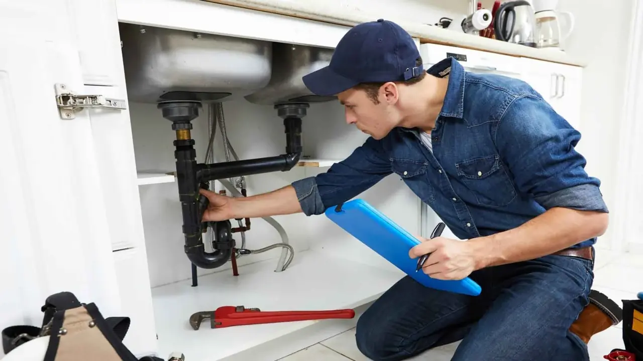 Precision slab leak detection technician in Phoenix AZ